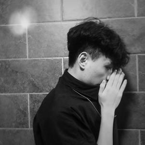 过客女孩【伴奏】