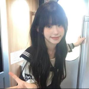 墙角开了一朵小花