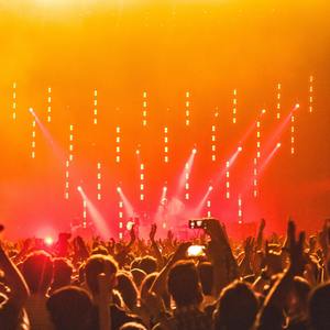 ここから早く逃げないと