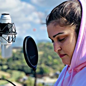 Me Enamore (By Mystica)