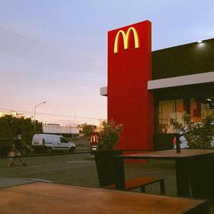 Pink (feat. Kidd Gonzi)