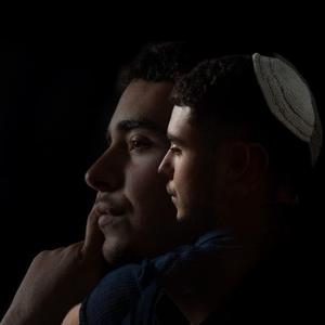 מחייכת בוכה