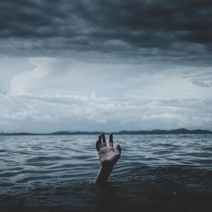 Struggle (feat. ExowW)