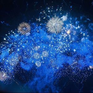 夏夜最后的烟火（你的存在治愈我）