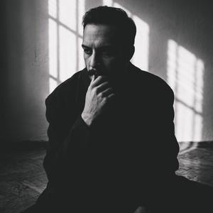 Yalnızlara Yol Verin