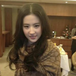 妳是我情緒裡的大雨破碎了晴天