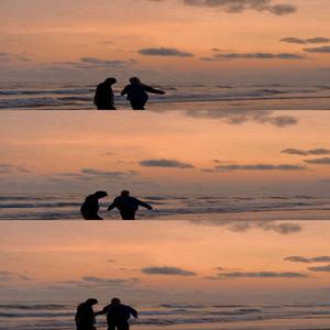 一個人熬過失眠-One person endured so much loss two people were frozen in that summer