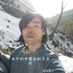 今年的冬雪你 来的有点晚