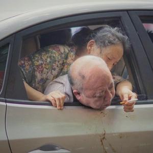 那你给我三百块