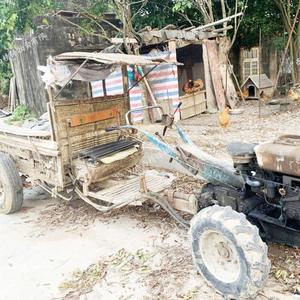 手扶拖拉机斯基（翻自 张蔷）