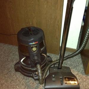 vacuum cleaner (bottletiphero + triple) (feat. DREAMTHUG)