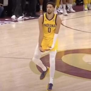 Chase A Sak (feat. Lil Ej)