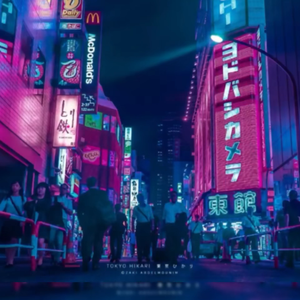 “已被买断请勿使用”霓 虹 灯 下 人 挤 人~