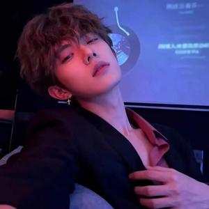 天空和我的中间只剩倾盆的思念