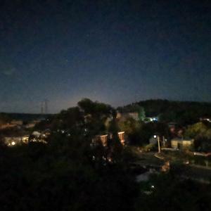 但愿让我们所难过的想忘记的都能属于我们自己