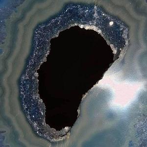 他只是经过（翻自 h3R3/高旭）