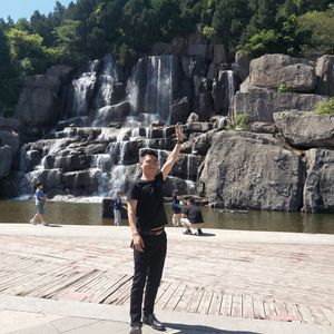 李三少，闪耀出道