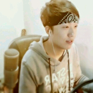 白羊（翻自 徐秉龙/沈以诚）