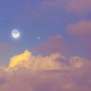 你是落日弥漫的橘，天边透亮的星