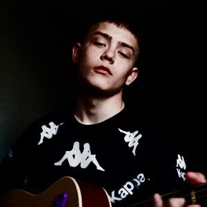 Вытирал слезы