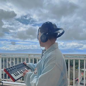 靠近洱海 (Reimagined)