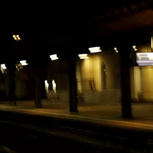 夜のプラットフォーム