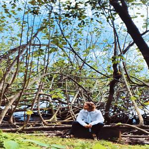 sunburn (feat. Cooogi)