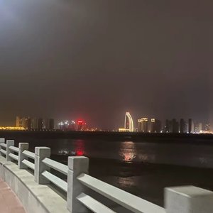 青春欠我的圆满，是你缺席的后来