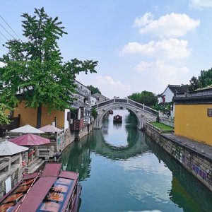 再重逢的街道，心跳比我先认出你