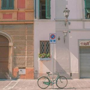 โต๊ะริม (Melt)(中文版）