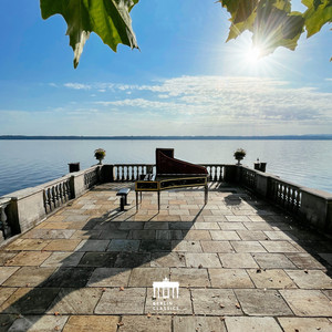 II. Adagio e piano sempre