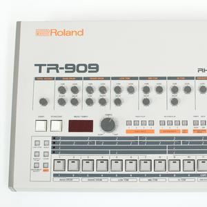Roland (TR 909)