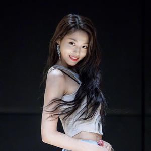 짧은 치마 (Miniskirt)