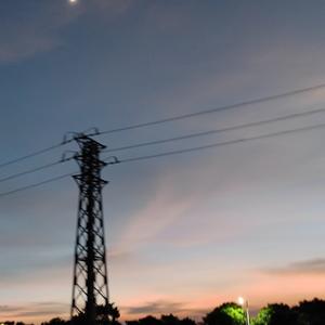 我离孤单几公里 (原唱华晨宇)