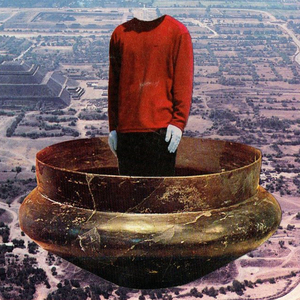 Uma Garota Deslocada Praticando O Yoga Na Balada