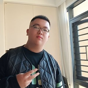 多想在平庸的生活拥抱你