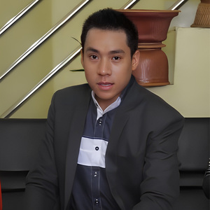 ຜູ້ຊາາຍເກືອບຫລໍ່