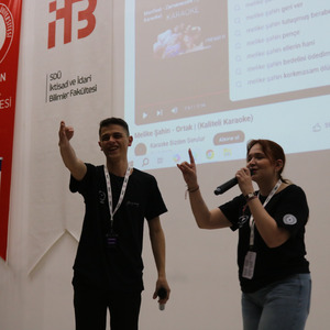 Ceylin Istedi (nesini Söyleyim, Ekrem Başkan)