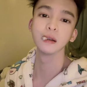 “是我的爱给你加了太多滤镜”