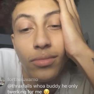 Kitchen (feat. Vaxfr)