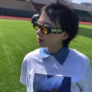 她上了他的车