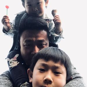 杉杉有只小狗叫阿呆