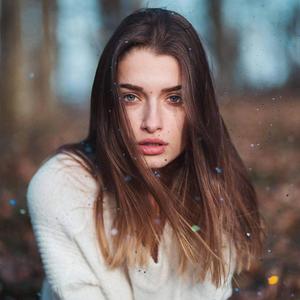 Narodila si sa (You were born)