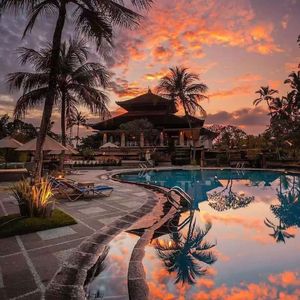 月光下的小巷怀想