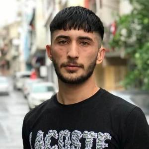 Aldanmayın Gülüşlerime