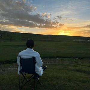 我们（翻自 袁娅维）