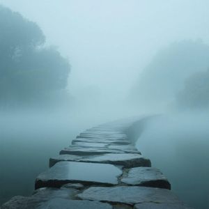 朝雾漫过石板桥