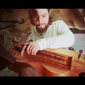 Czerwone Jabłuszko (Live Folk Looping)