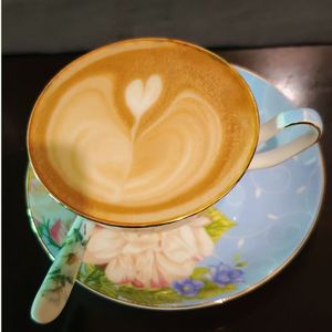 和小猫的下午茶时光