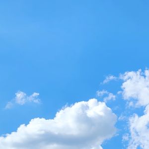 입술이 참 이쁘내요